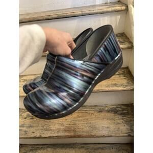 Dansko Women’s Teal Striped Patent Leather Clog Size 41 EU 10.5-11 US- Used